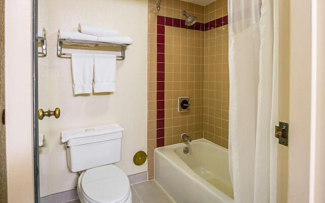 Quality Inn & Suites Altoona