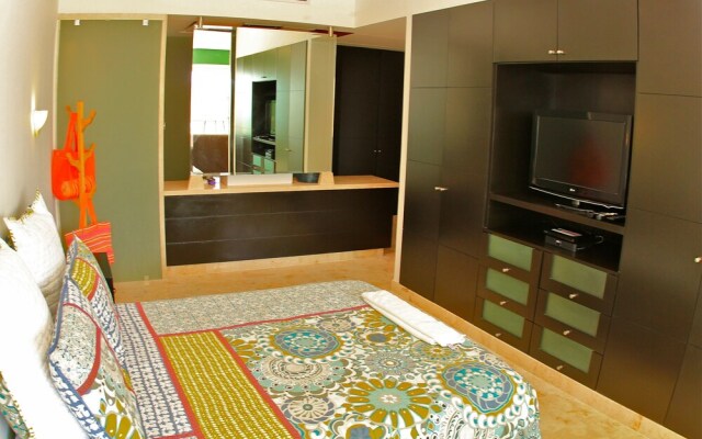 Las Brisas Condominios