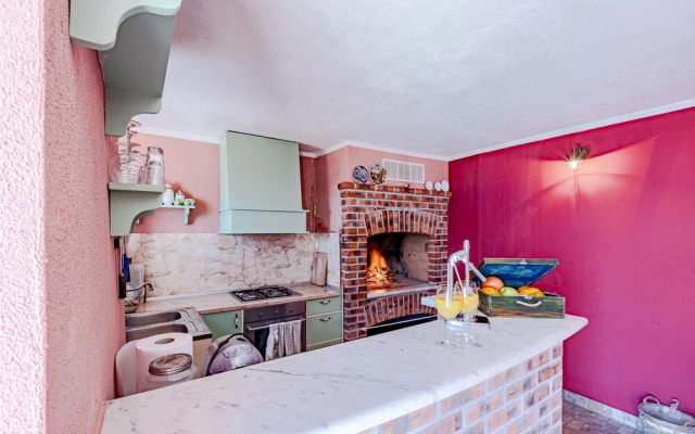 Beautiful Home in Mokalo With Wifi and 2 Bedrooms