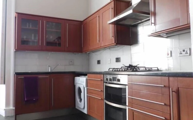 Spacious and Quiet Flat in the Heart of Finnieston