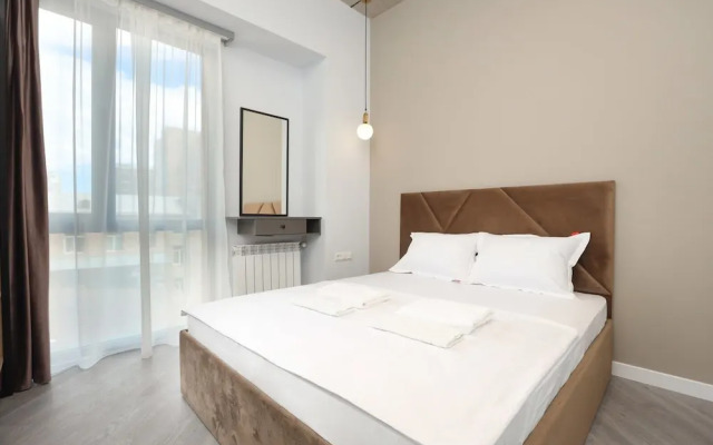 Stay inn on Amiryan 26/4