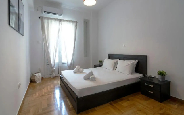 Modern 2BD apt in Athens , 3-min metro