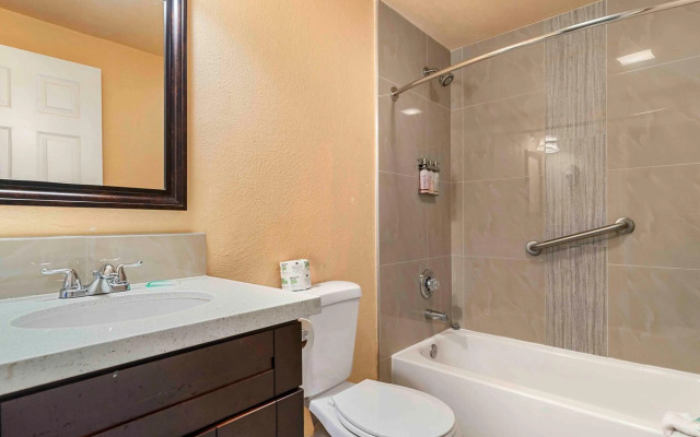 Lemon Tree Hotel & Suites Anaheim