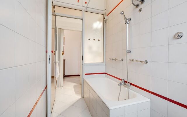 Bright and Nice Flat 10 Minutes From Vatican