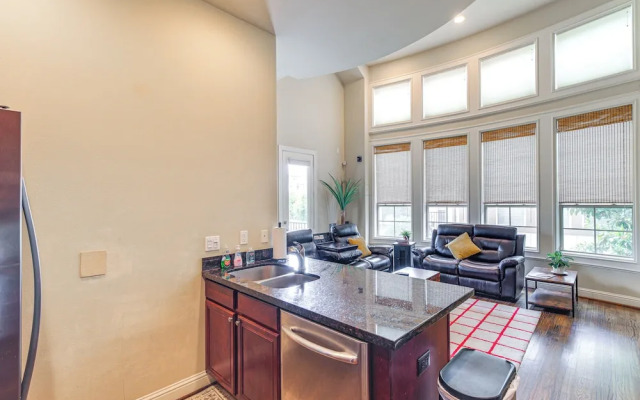 Dtwn Houston Home Near Stadiums: WFH Friendly!