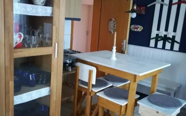 FEWO KIRA, direkt hinterm Deich