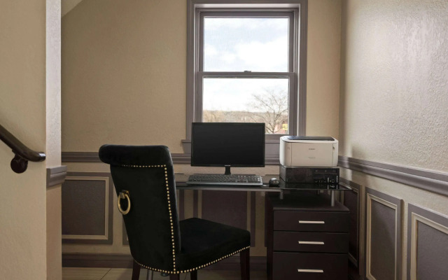 Super 8 by Wyndham Ithaca