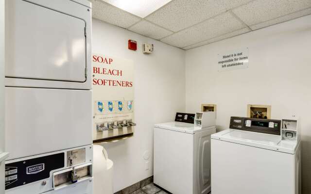 Motel 6 Spokane, WA - West