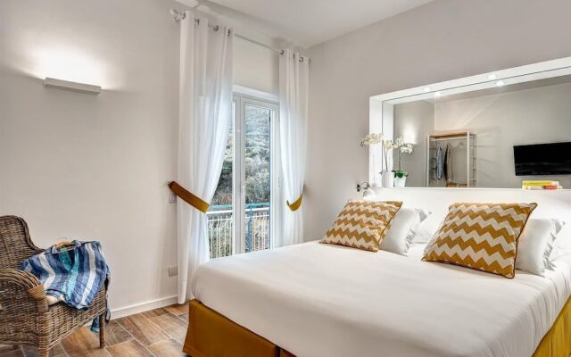 Sorrento Lux Suites - Blue