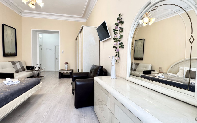 Apartment Alphea on Marata Street