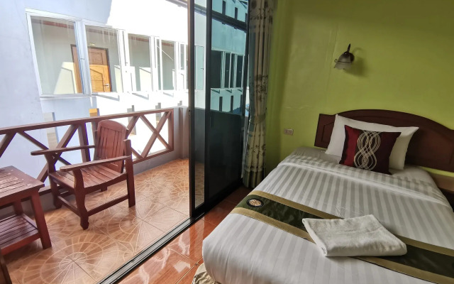 Me Mee Place & Tour Krabi