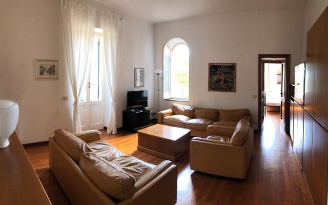 Large Apartment (3 bedrooms - 2 bathrooms), 50 meters from the beach