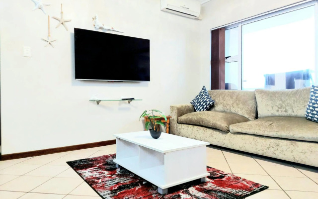 Beachside 3 bed apartment with stunning seaviews