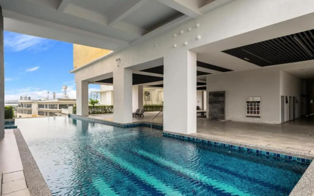 Setiawalk Puchong Penthouse 8-10Pax 4R3B – Pool – Puchong