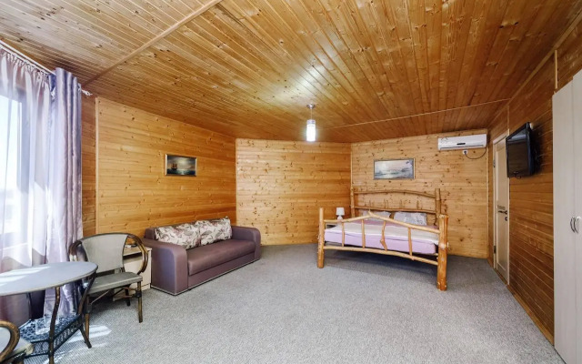 Сосновый двор