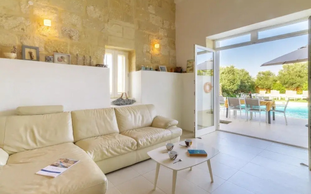 Ta Patee Pool Farmhouse in Gozo