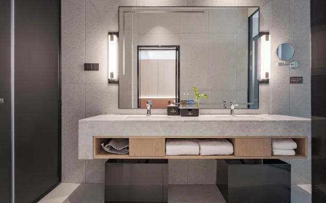 Wanzai Yijia La Maison Hotel