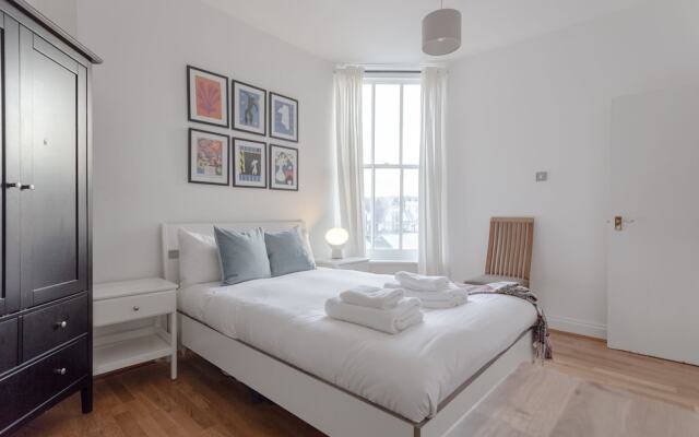 Charming 2 Bedroom Property in Clapham