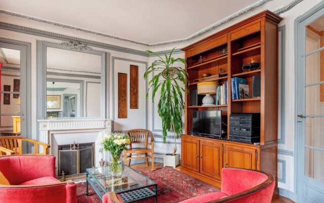 Paris Les Sablons Elegant residence