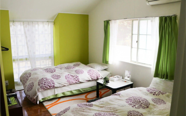Guest House Shirahama R cafe – Caters to Women - Hostel