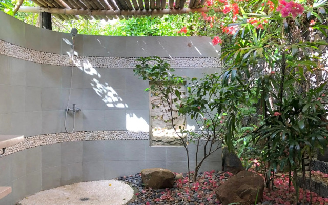 Bloo Lagoon Eco Village