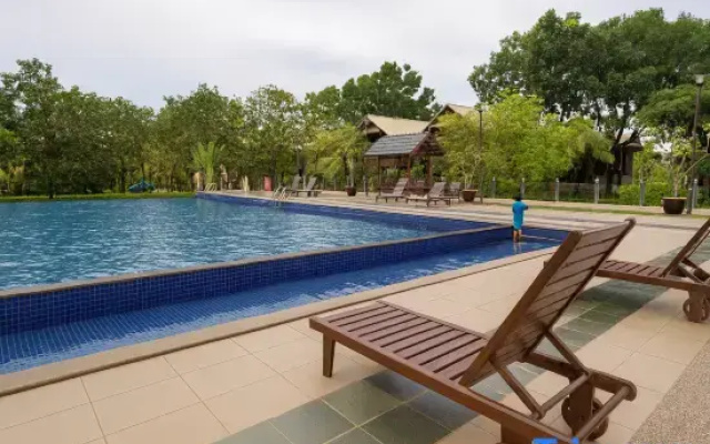 The Langit Duyong Marina Resort