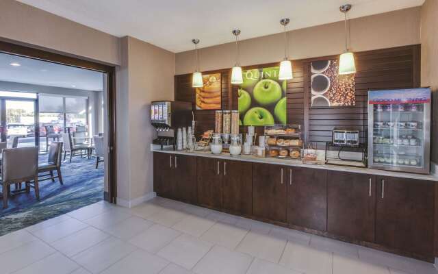 La Quinta Inn & Suites by Wyndham Philadelphia Airport