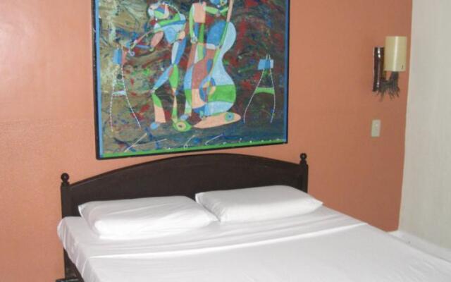 Ponce Suites Gallery Hotel