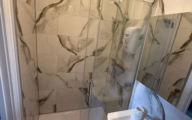 Coventry Oasis Apartment