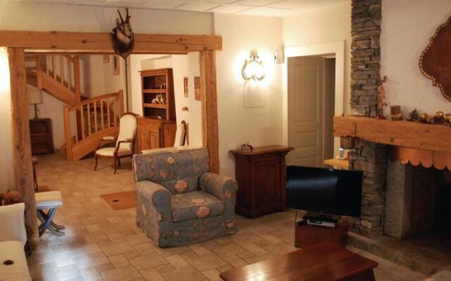 5BR Chalet 300m from center Chamonix