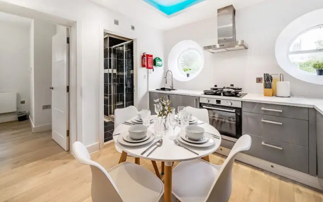 Ragan Court Apartments in Aldershot