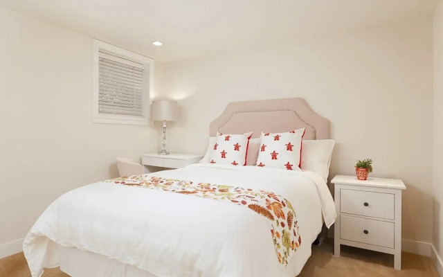 Cozy 3 Bedroom Suite near Queen Elizabeth Park
