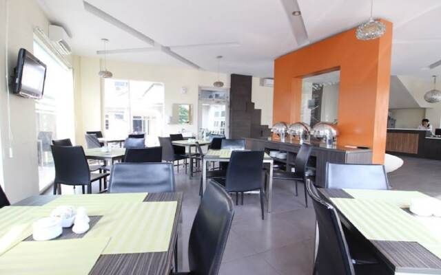 RedDoorz Plus near Keraton Yogyakarta 2