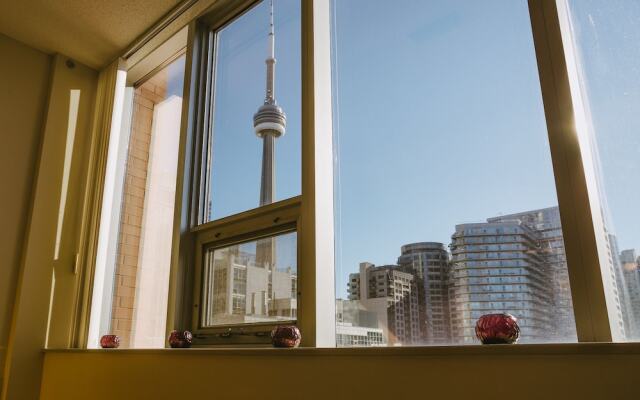 Applewood Suites - 2 BDRM King West