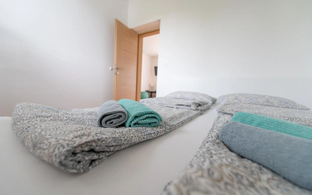 Sunny Villa Apartments