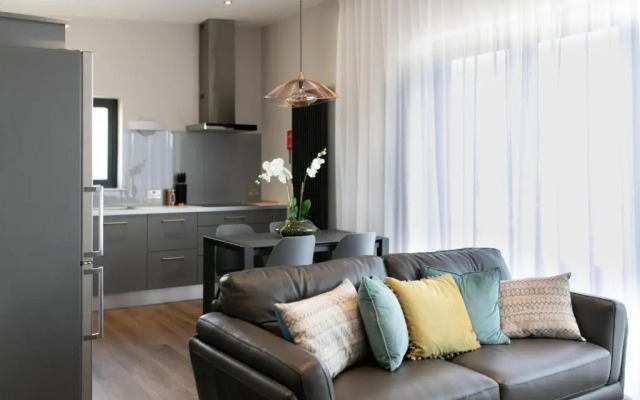 Custom House Apartments