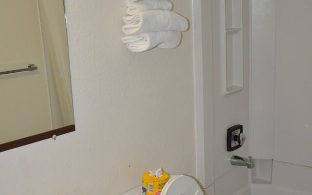 Super 8 Beaumont/i-10 East