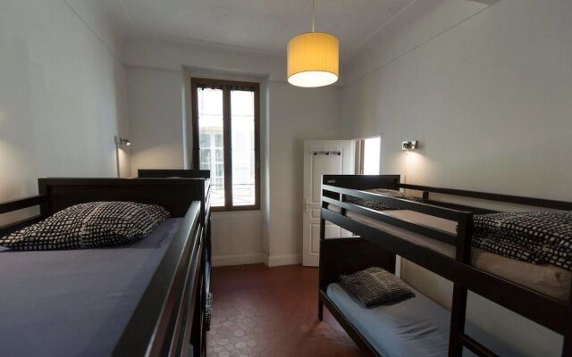 Backpackers House