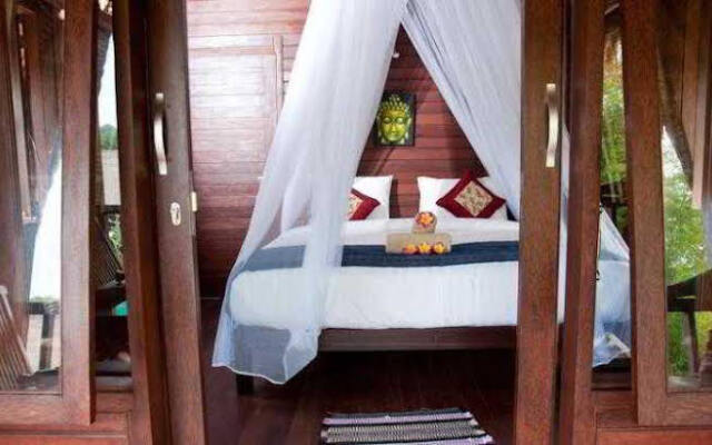 arya inn lembongan