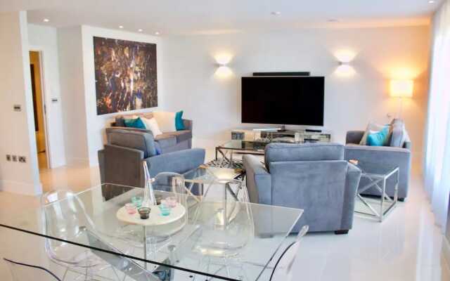 Luxurious Central Edinburgh Apartment - Sleeps 6