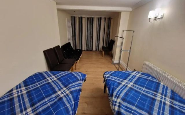 SnoozeDen Chalvey – Free Parking, Near M4 J6