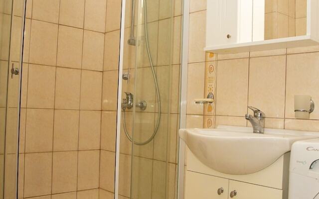 FM Premium 1-BDR Apartment with Pool & Parking - Summertime
