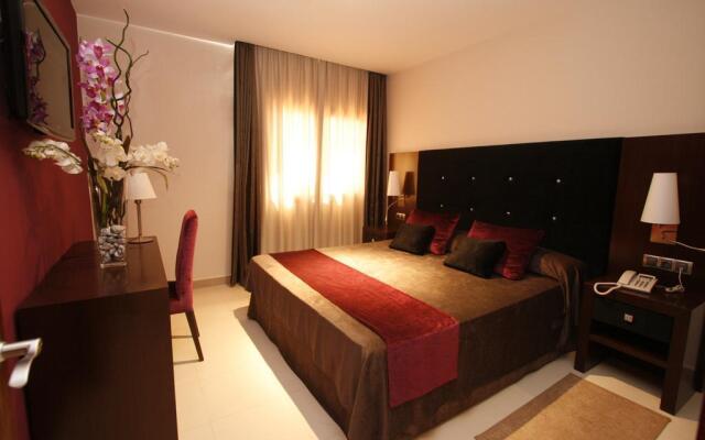 Suites Hotel Omeya