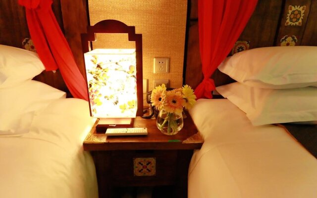 Yunlong Hotel