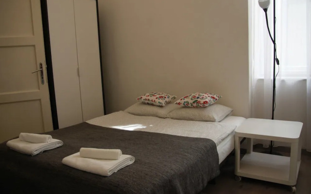 Duna Szecsi Apartmant