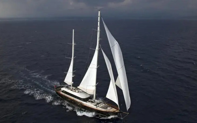 Mega Yacht Infinity