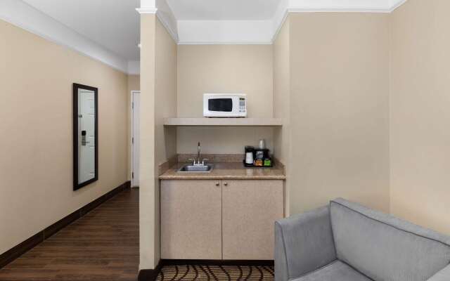 La Quinta Inn & Suites by Wyndham Houma