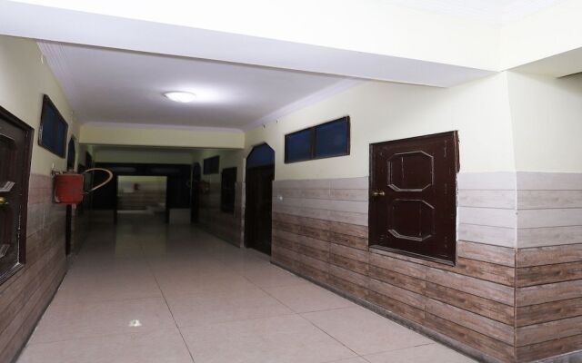 OYO 43688 Hotel Surya