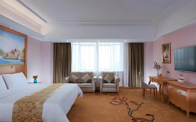 Vienna Hotel (Huizhou Zhongkai High-speed Railway Station Green Fairy Tale Branch) – Guest Rooms – Huizhou