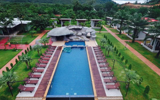 Khaolak Mountain View